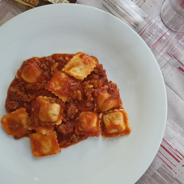 Taglierini Al Nero Di Seppia Trofeo Al Pesto Ravioli Ai Frutti Di Mare Ravioli Al Ragù