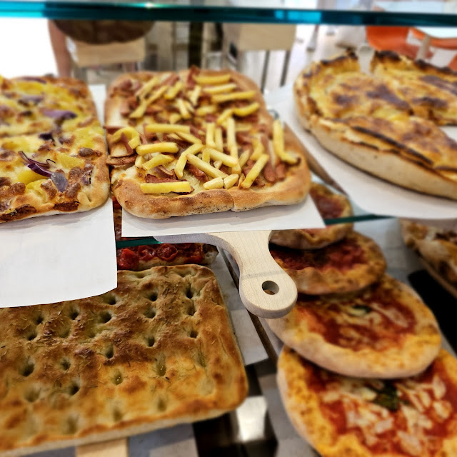 Pizza & Pizza