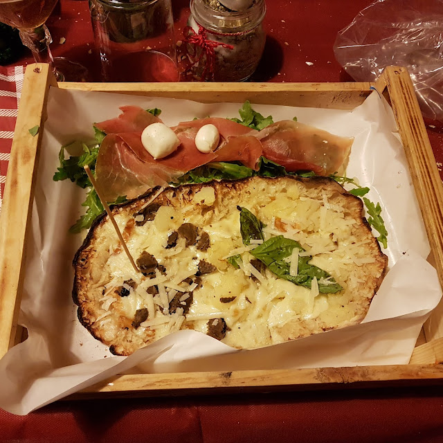 Bruschettone Salsiccia Patate E Provola
