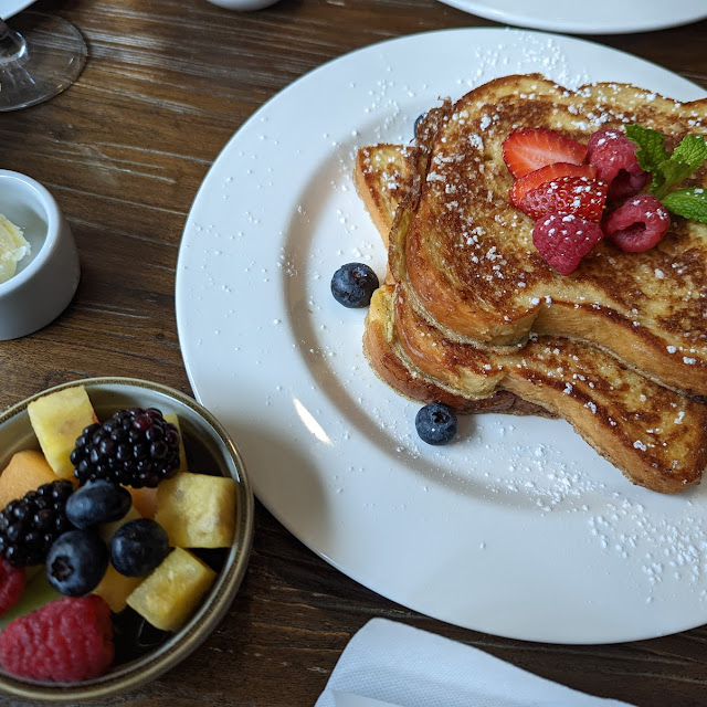 French Toast with Fresh Fruit