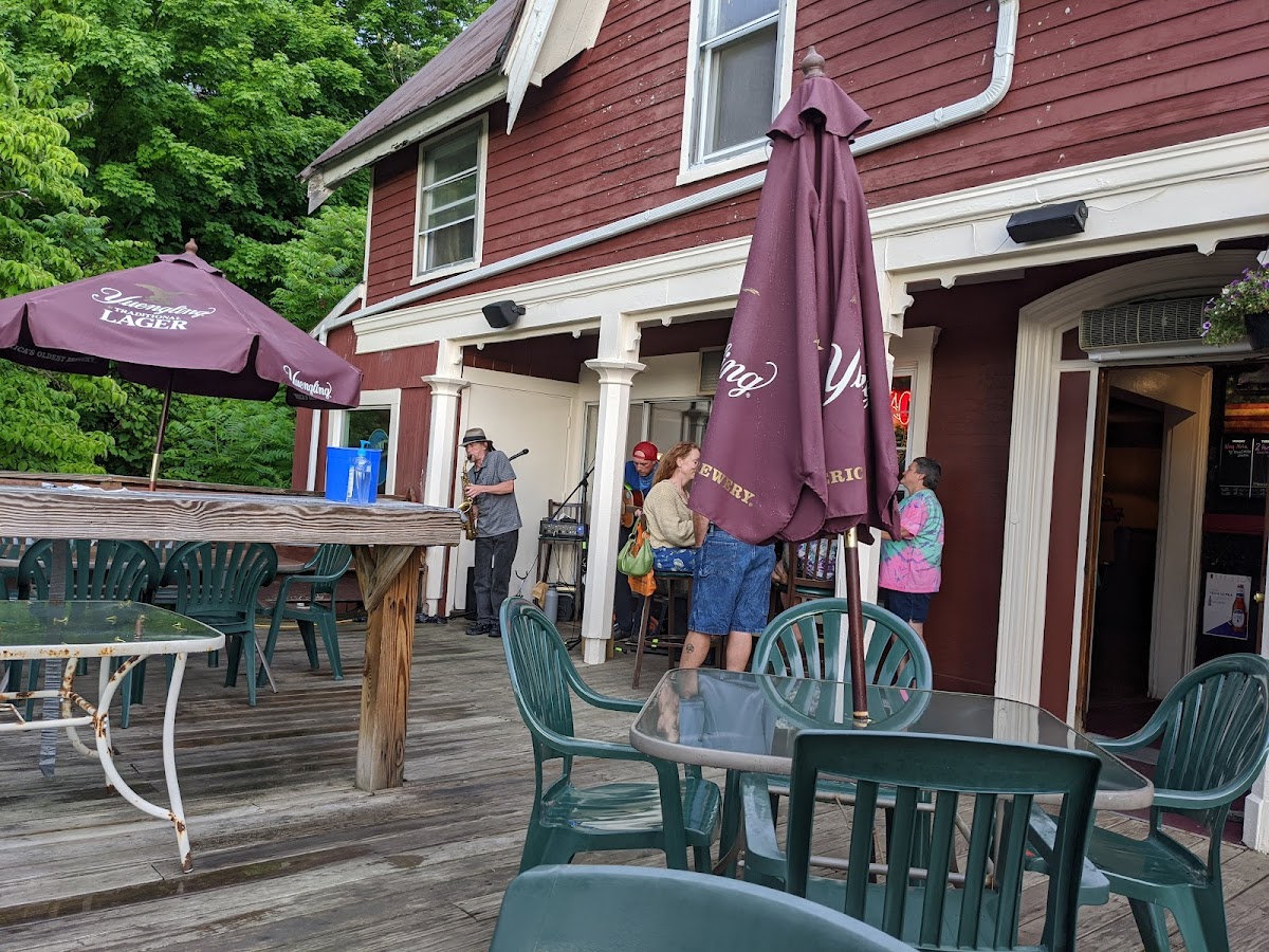 Plantation Bar & Grill
