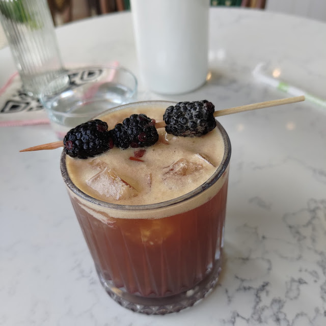 Expresso Con Agua Tónica Y Berrys