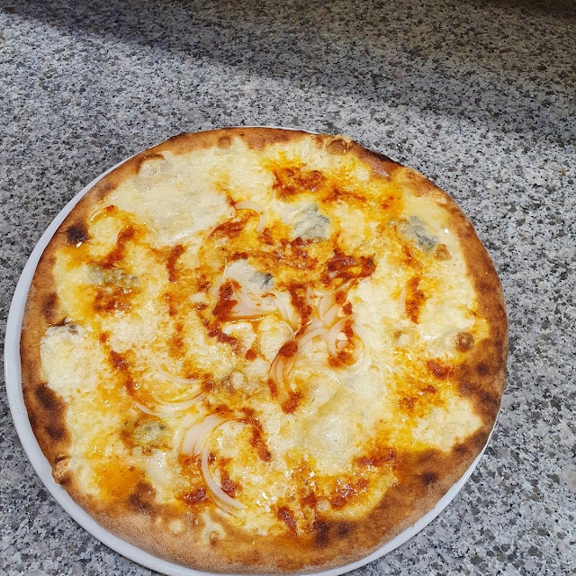 Pizza Piccante Zola Tonno