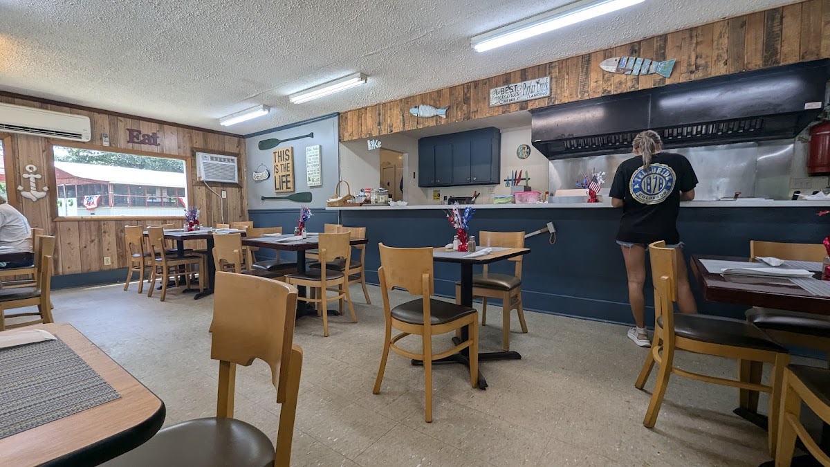 Poplar Creek Lakefront Grill