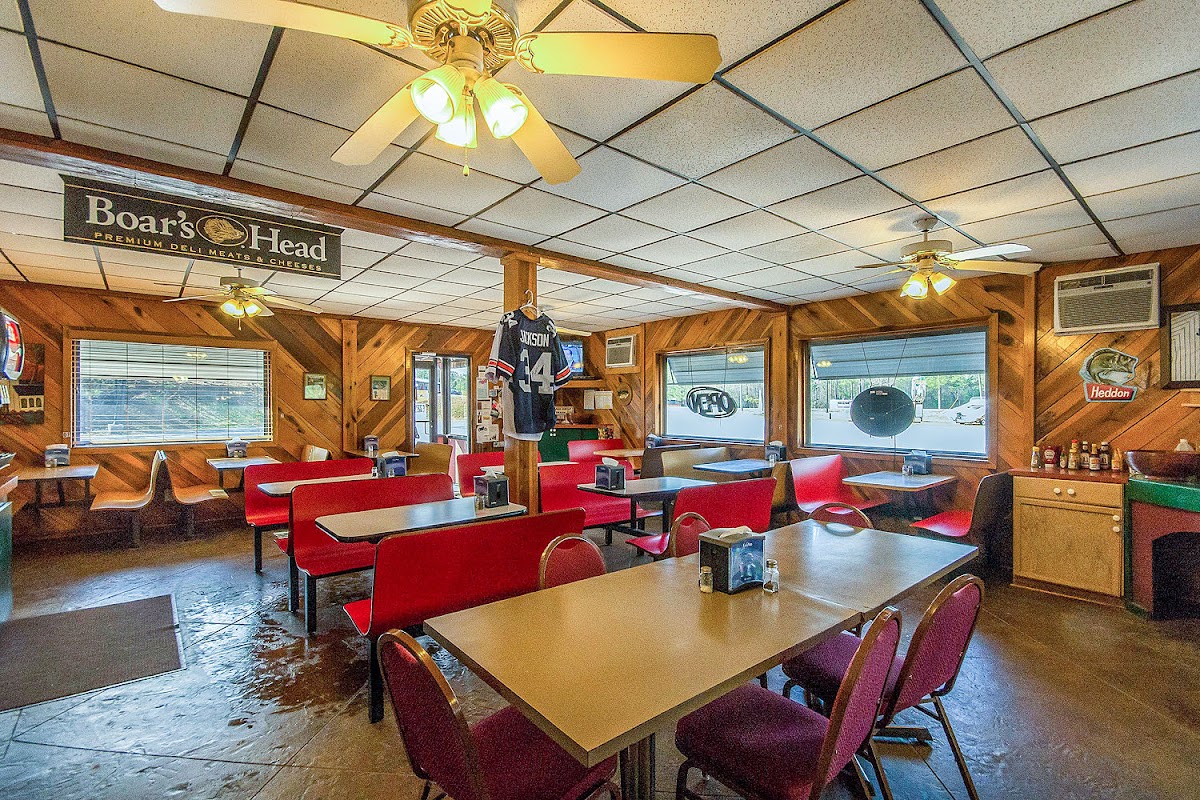 Poplar Dawg's Eatery