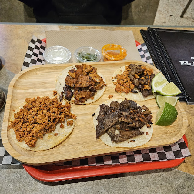 Tacos De Chorizo Y Carne