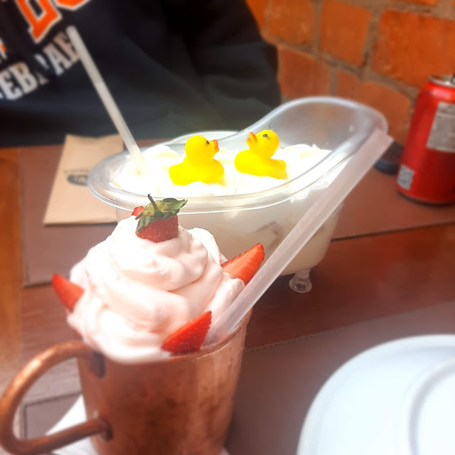 Banho de Espuma E Moscou Mule de Morango