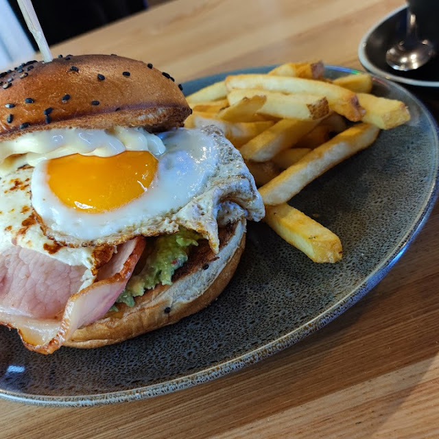 Breakfast Burger