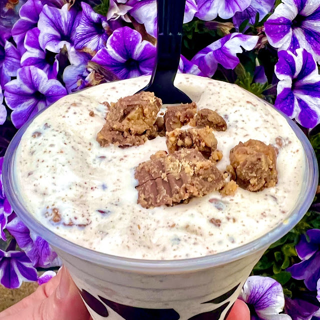 Oreo Blast Sundae Medium