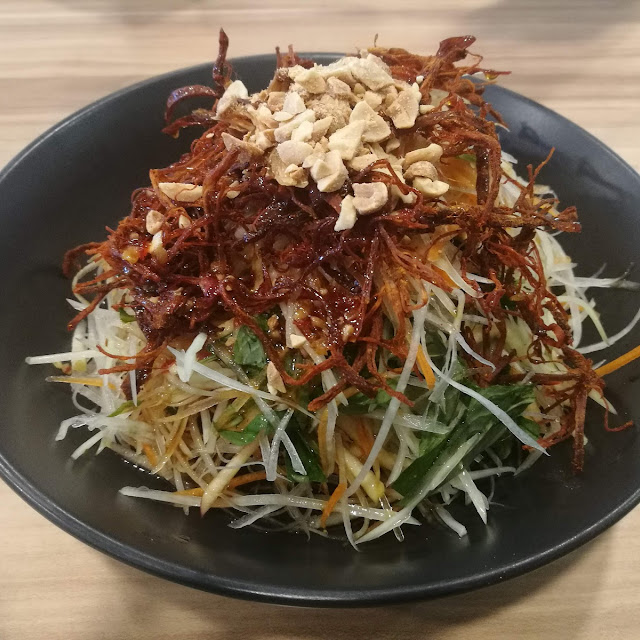 Papaya Salad with Beef Jerky