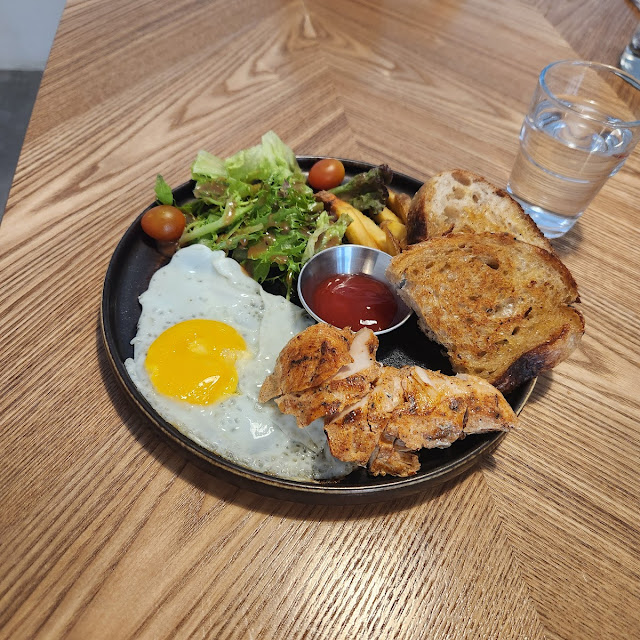 Rakki's Breakfast