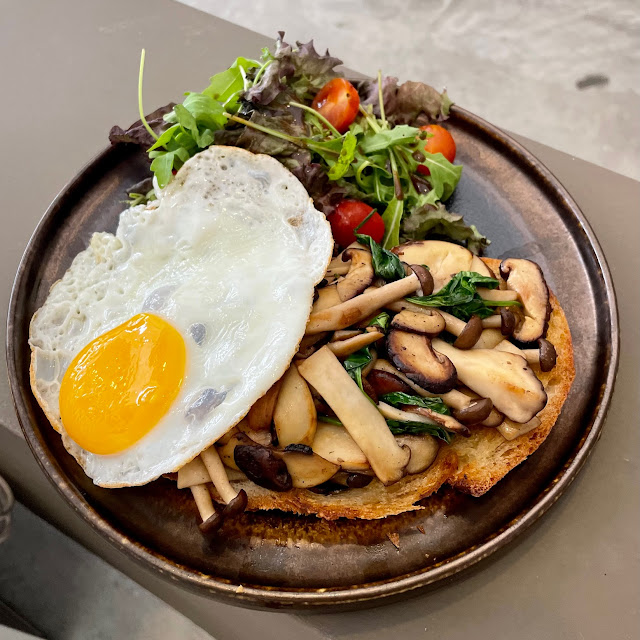 Mushroom Eggy Toast