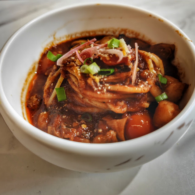 Spaghetti or Fettuccine Asam Pedas Seafood