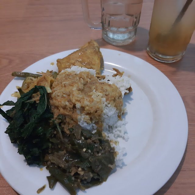 Nasi Padang Ayam Panggang