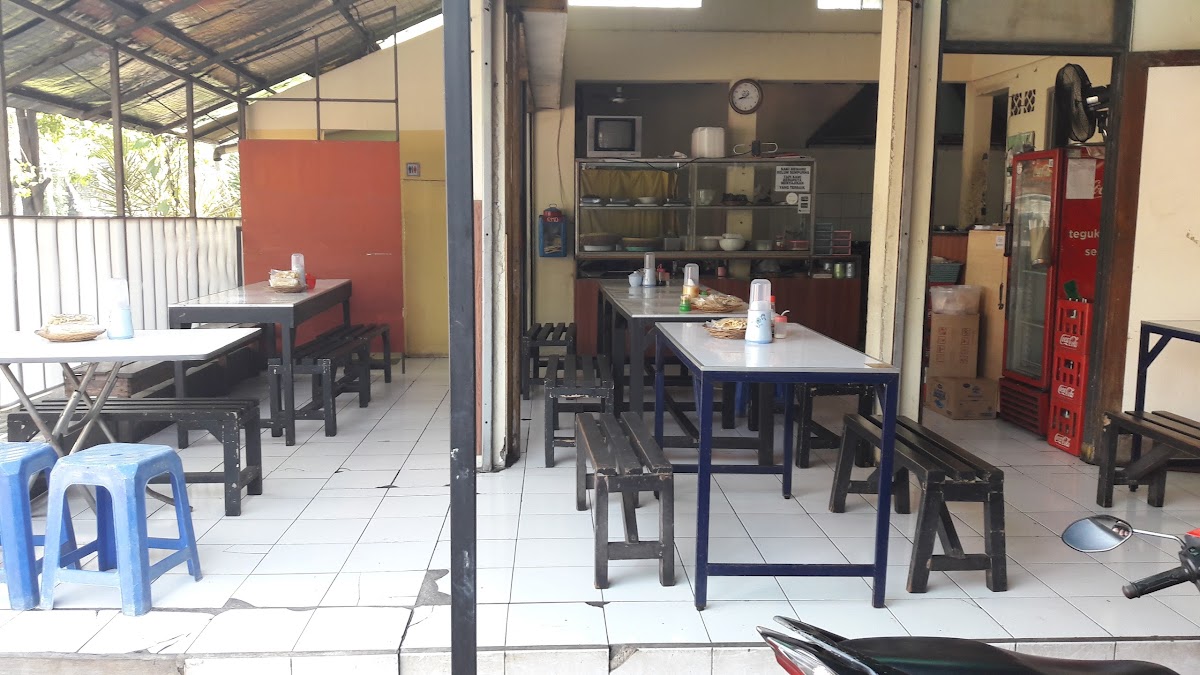 Rawon,Soto Ayam,Mendoan di PONDOK MAKAN '23 RAGUNAN'