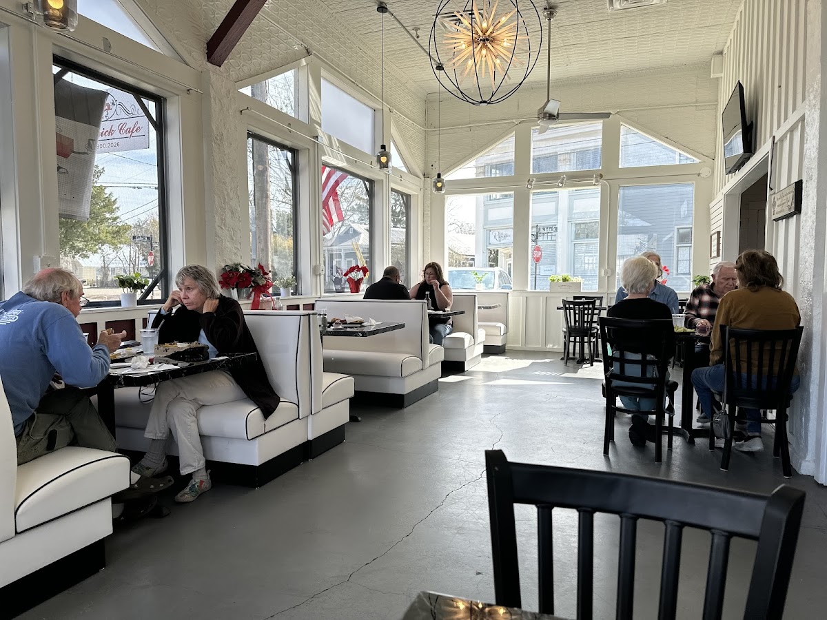 Red Brick Cafe - Madisonville