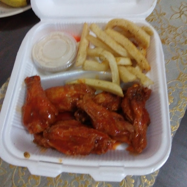 Buffalo Wings Y Papas A la Francesa