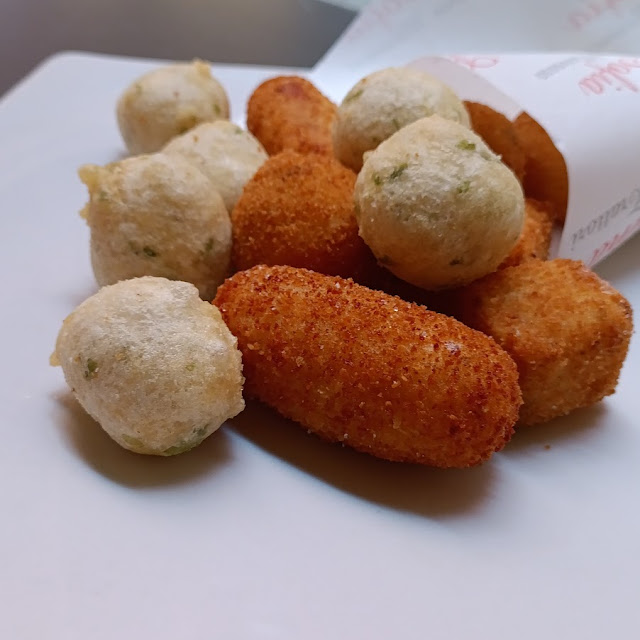 Zeppoline With Seaweeds
