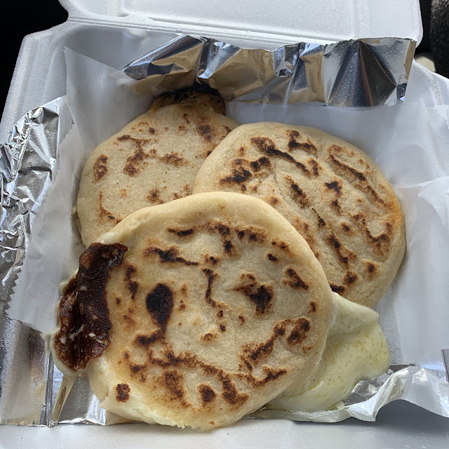 Pupusas Queso Y Revueltas
