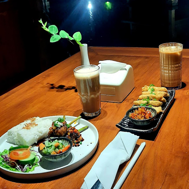 Sate Buntel Kraton & Tempe Mendoan