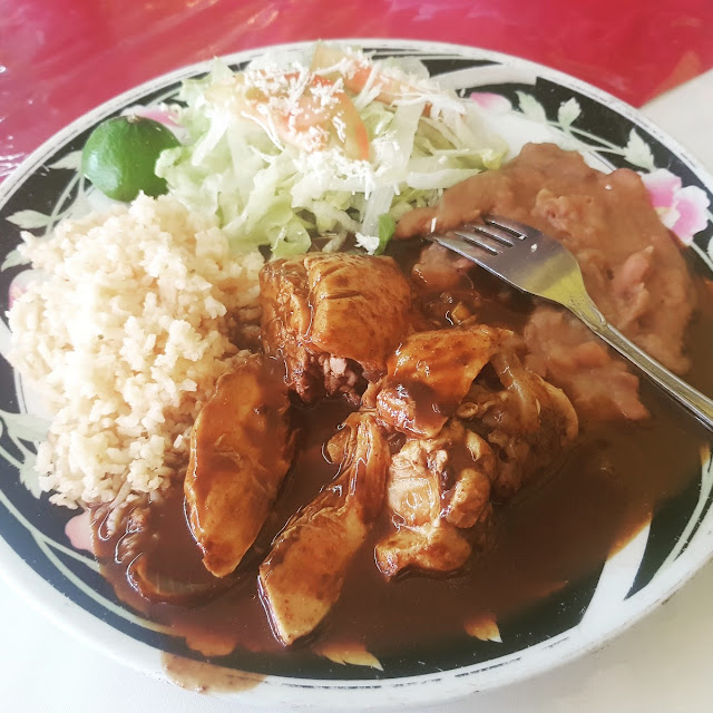 Pollo En Mole
