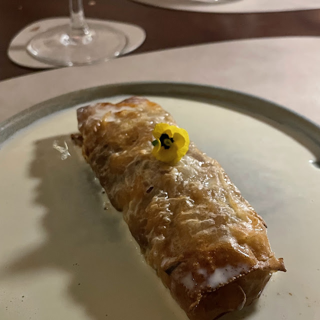 Apfelstrudel Con Crema Inglesa