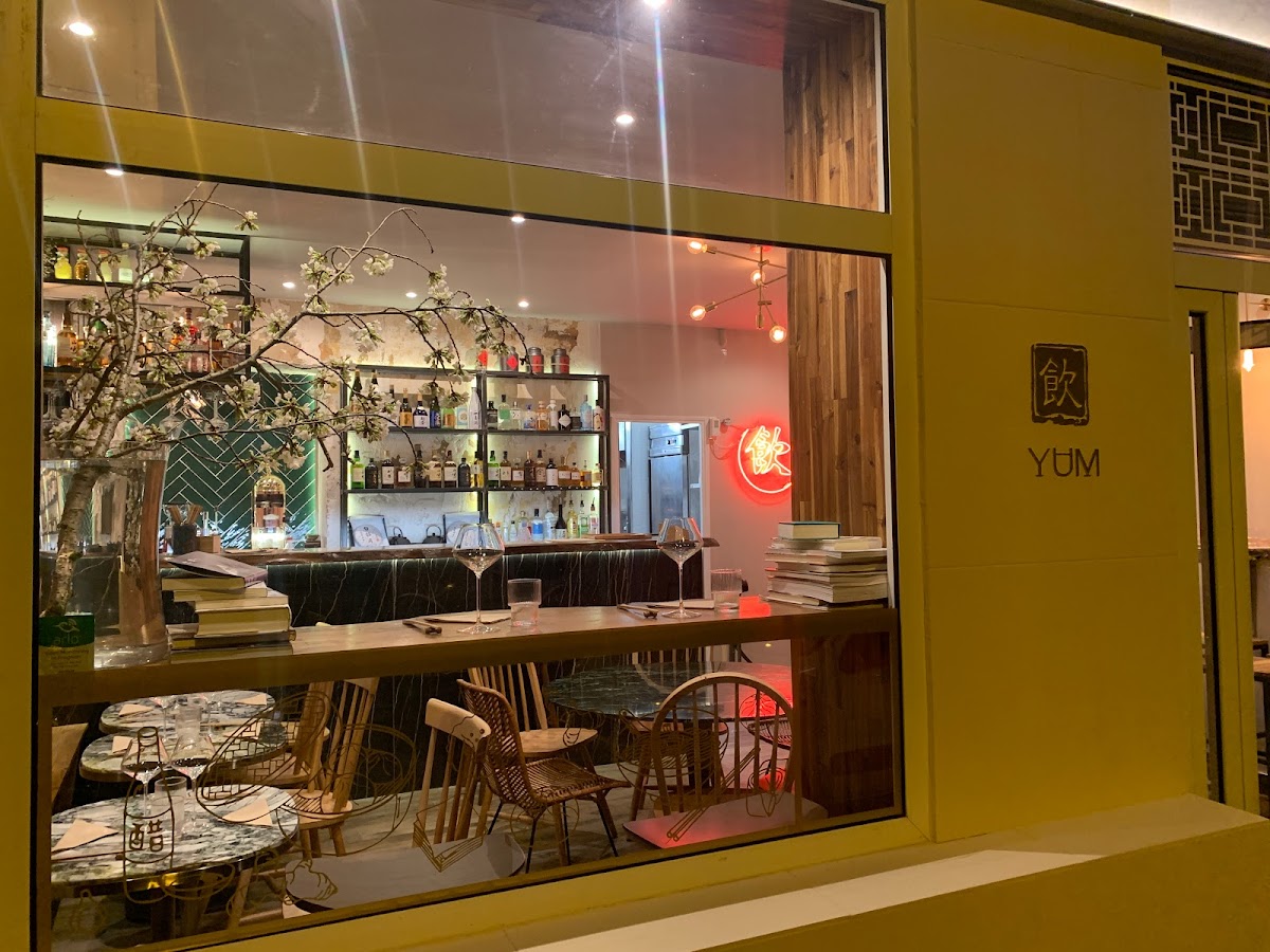 Restaurant YUM Teahouse & Bar