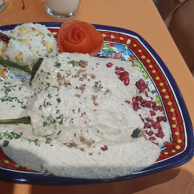 Chiles Poblanos En Nogada