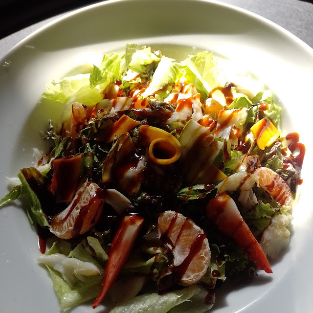 Salada Com Lascas de Truta Defumada