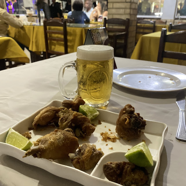 Frango A Passarinho Com Um Chopp Bem Gelado