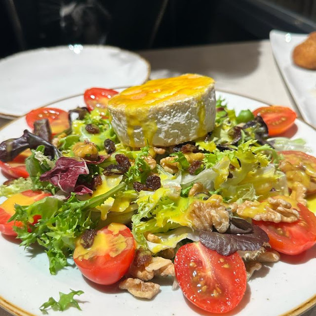 Ensalada de Queso de Rulo Se Cabra