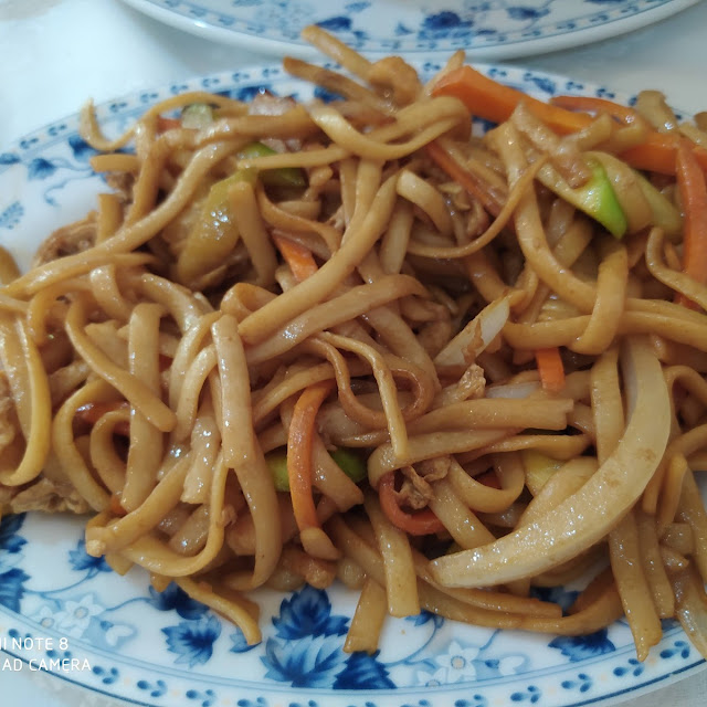 Tallarines Fritos Con Pollo