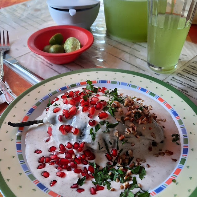 Chiles En Nogada