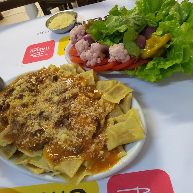 Tortéi Com Molho de Carne
