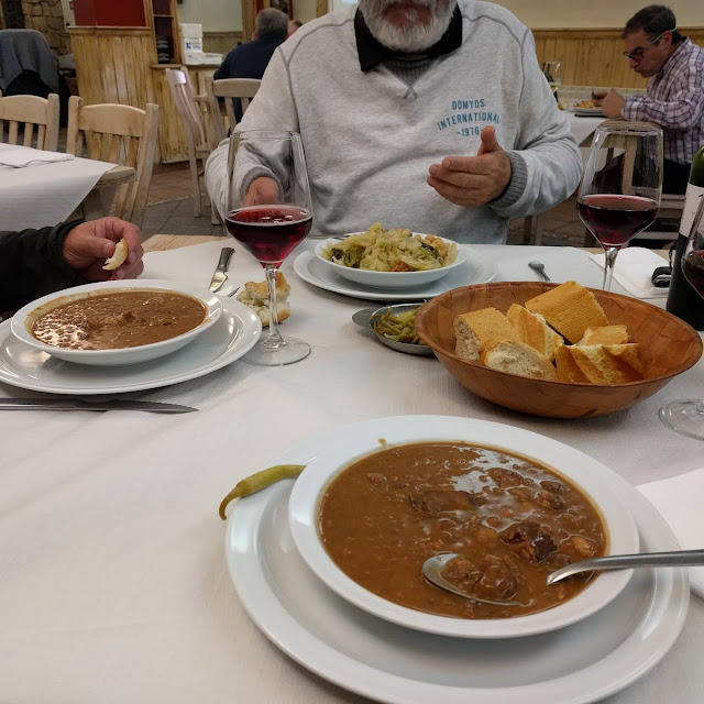 Alubias Con Sacramentos Menú del Dia