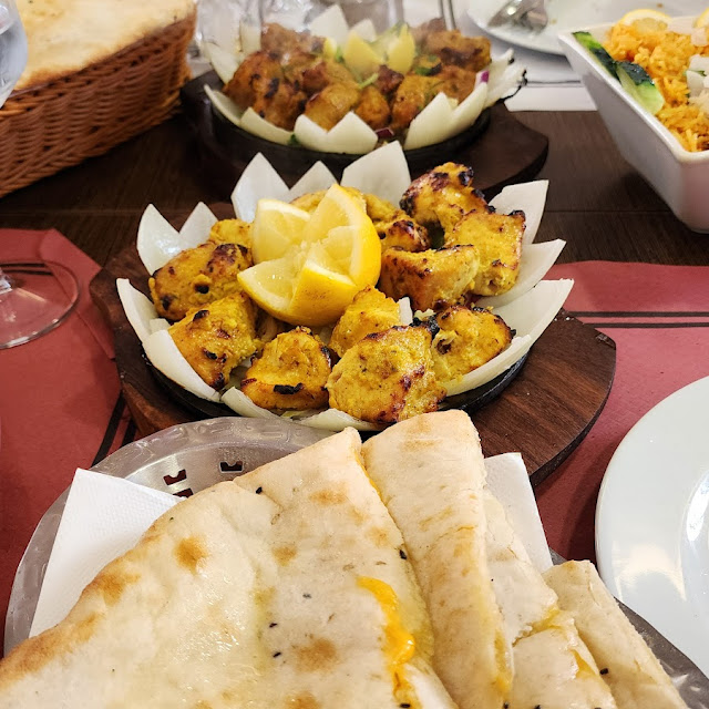 Chicken Tandoori with Naanbread