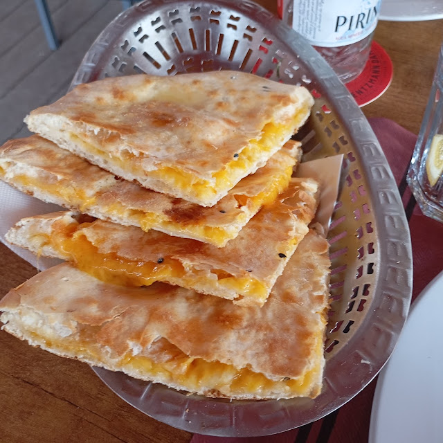 Pan Con Queso