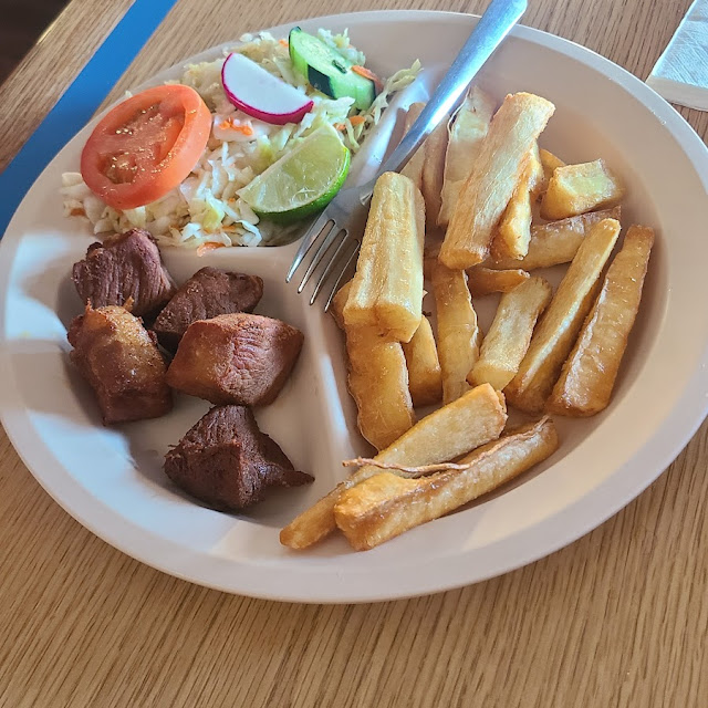 Yuca Frita Con Chicharron