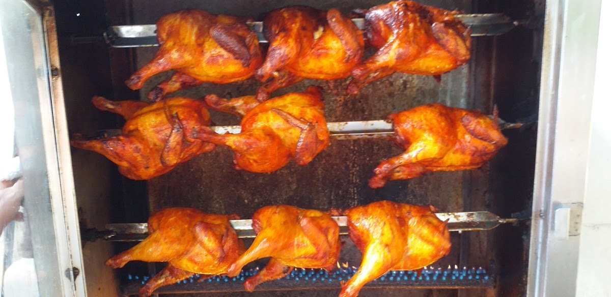 Restaurante Y Asadero Los Pollos
