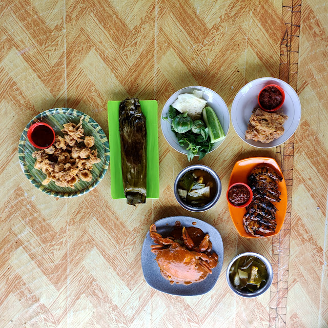 Udang Bakar Kepiting Saus Padang Ayam Goreng