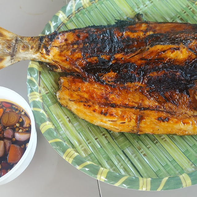Bandeng Bakar Besar Bandeng Bakar Kecil Udang Bakar Lalapan Sayur Asam Dan Es Teh