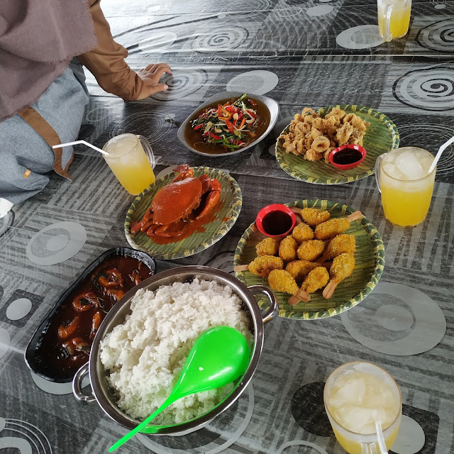 Cumi Goreng Cah Kangkung Kepiting Telor Udang Saus Tiram