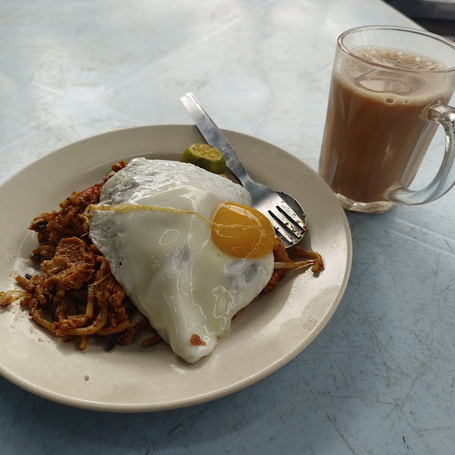 Mee Goreng Mamak Telur Mata