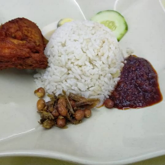 Nasi Lemak Ayam