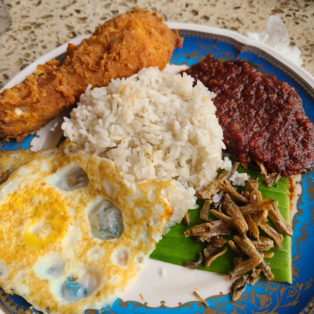 Nasi Lemak Ayam Goreng