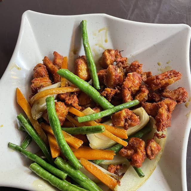 Ayam Goreng Kunyit
