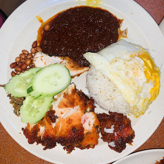 Nasi Lemak Ayam Goreng