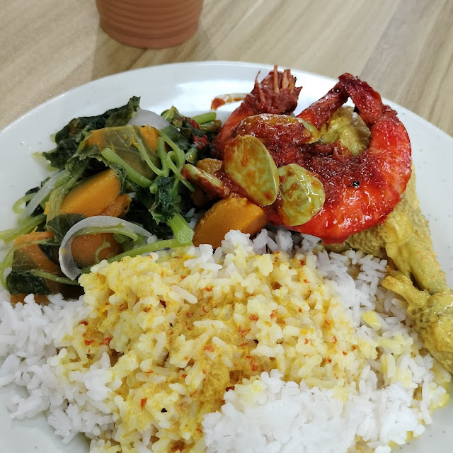 Nasi Putih Sayur Lemak Labu Ayam Masak Lemak Cili API Dan Sambal Tumis Udang Petai