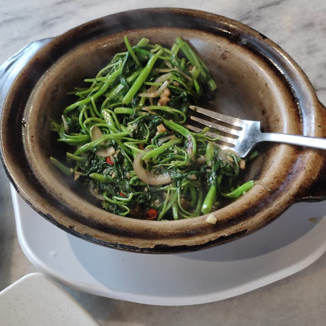 Claypot with Veg Kangkong