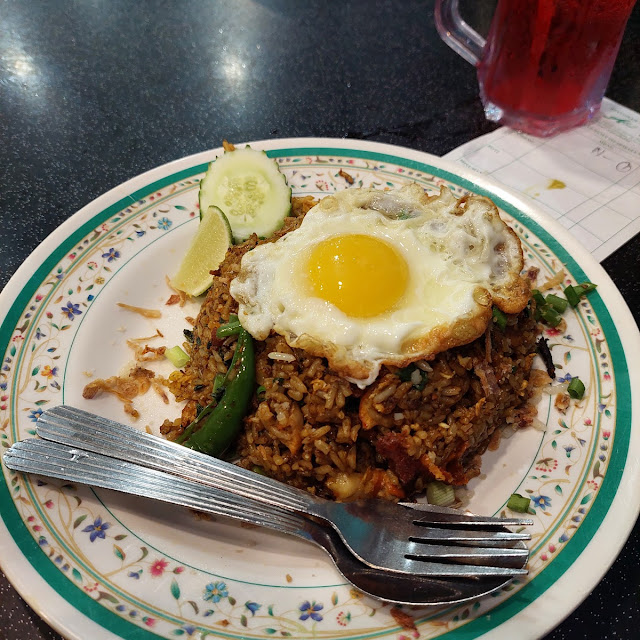Nasi Goreng Ayam Telur Mata